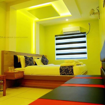 فندق Cheruppulasseriفي  Royal Plaza Residency المظهر الخارجي الصورة