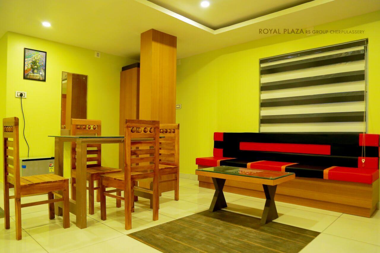 فندق Cheruppulasseriفي  Royal Plaza Residency المظهر الخارجي الصورة