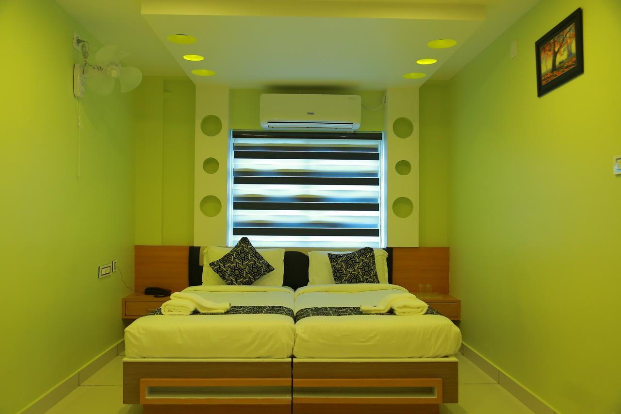 فندق Cheruppulasseriفي  Royal Plaza Residency المظهر الخارجي الصورة